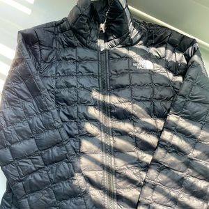 Youth Girl North Face Jacket. Size 10/12. Excellent condition.